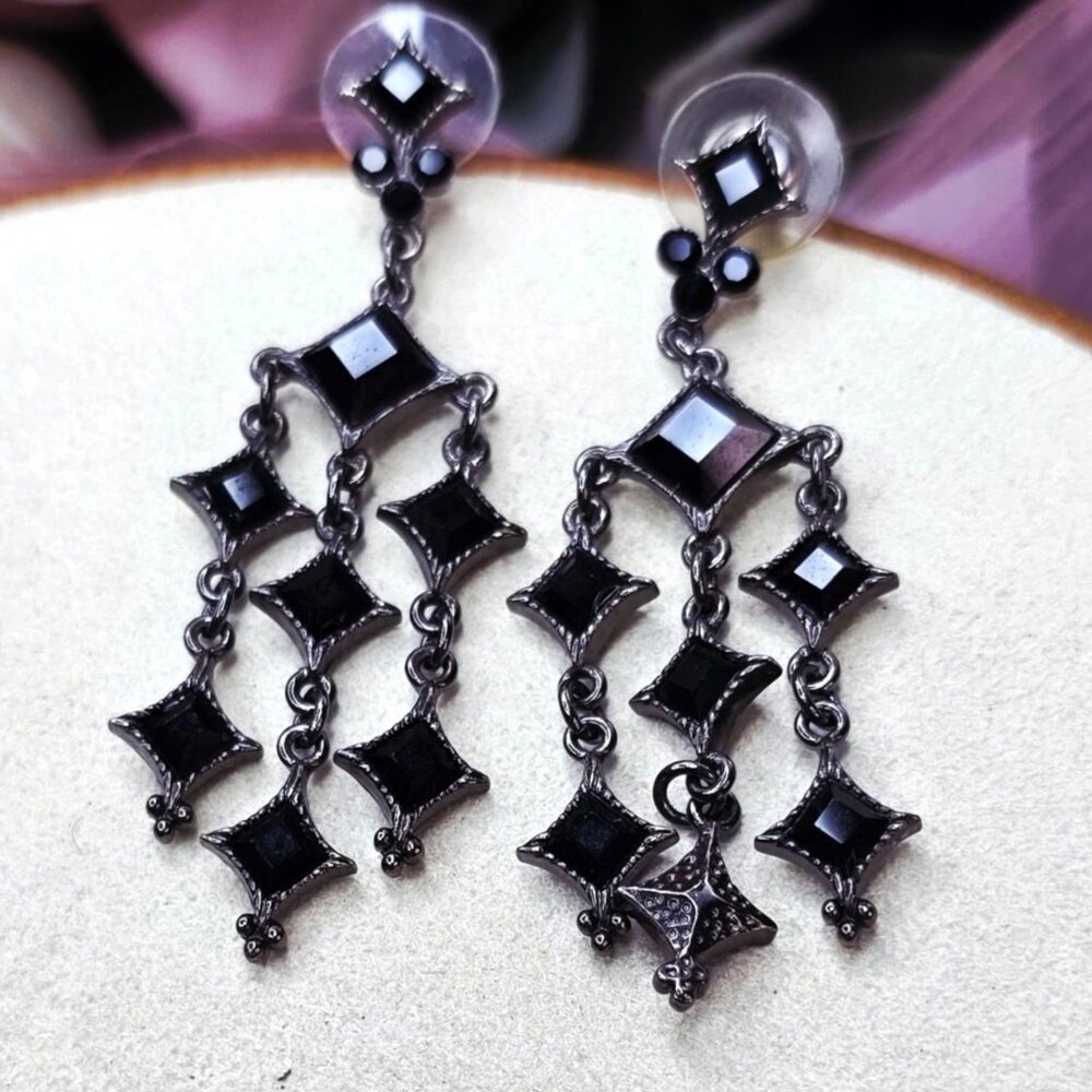🔥$5/$25 Carol Collection Black Chandelier Faceted Post Earrings